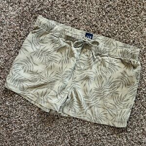 GAP Drawstring Pull On Olive Green Leaf Jungle Tencel Shorts, Size Large Casual